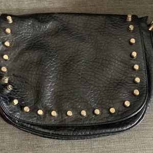 Súper Chic crossbody black and old gold